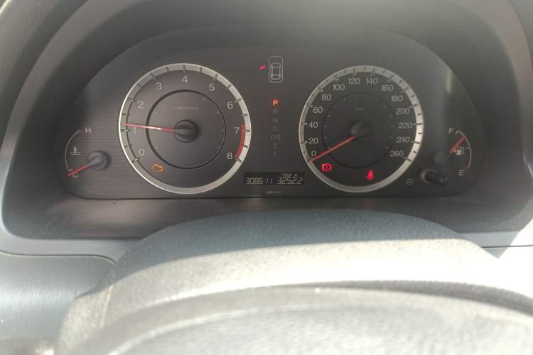 Used Honda Accord 2011 2.4L LX Odometer Close Up