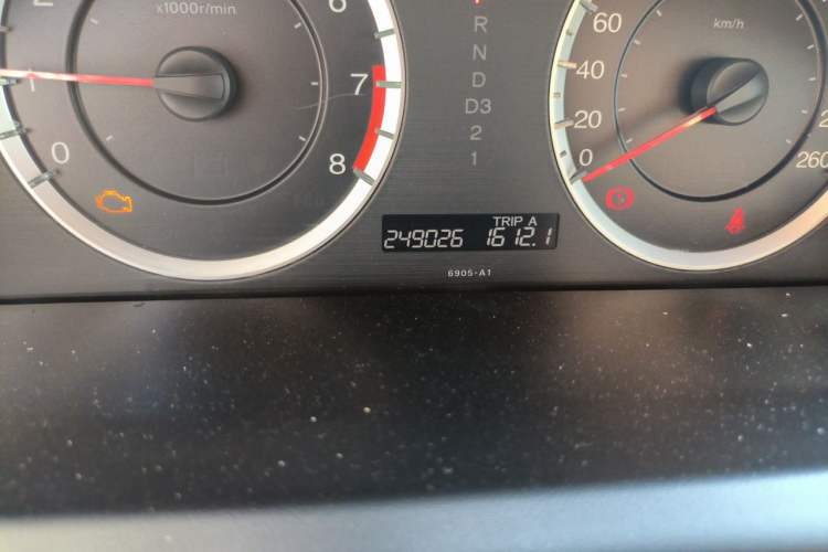 Used Honda Accord 2011 2.4L LX Odometer Close Up