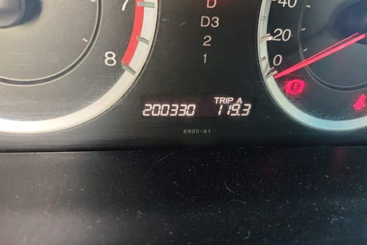 Used Honda Accord 2011 2.0L EX Odometer Close Up