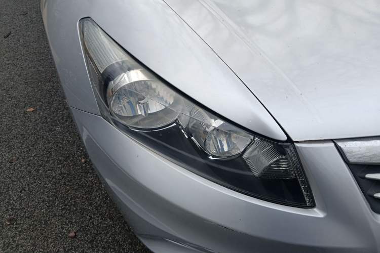 Used Honda Accord 2011 2.0L EX Right Front Headlight
