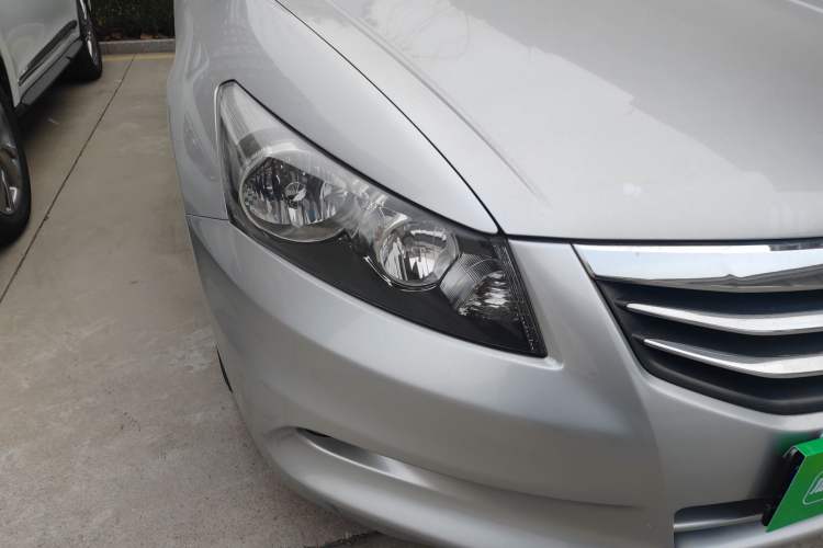 Used Honda Accord 2011 2.4L LX Right Front Headlight
