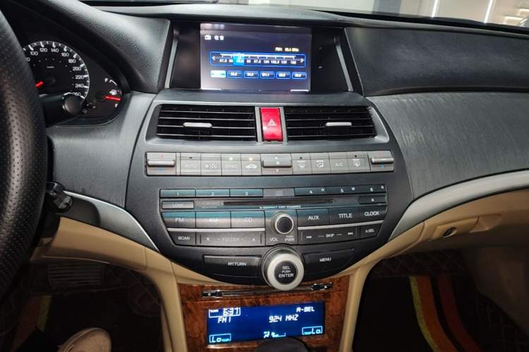 Used Honda Accord 2011 2.0L EX Audio And AC Panel