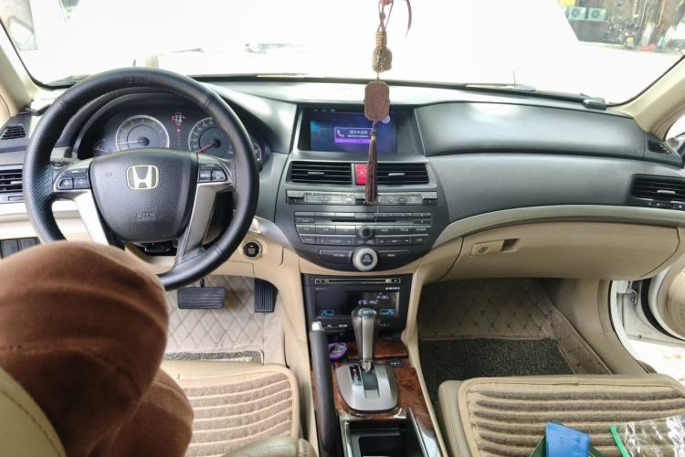 Used Honda Accord 2011 2.0L EX Center Console