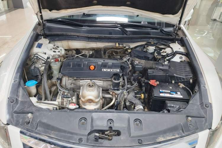 Used Honda Accord 2011 2.0L EX Engine Bay