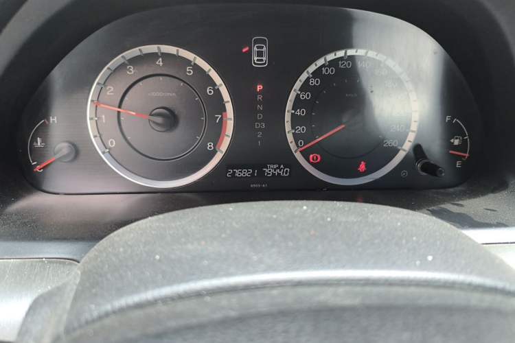 Used Honda Accord 2011 2.4L EX Odometer Close Up
