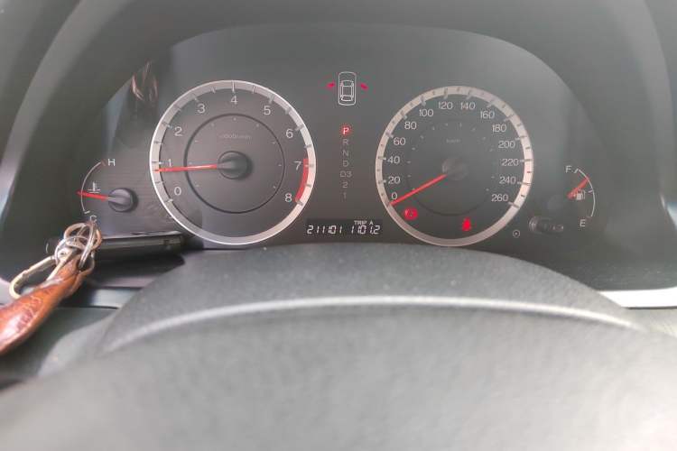 Used Honda Accord 2011 2.4L EX Navi Odometer Close Up