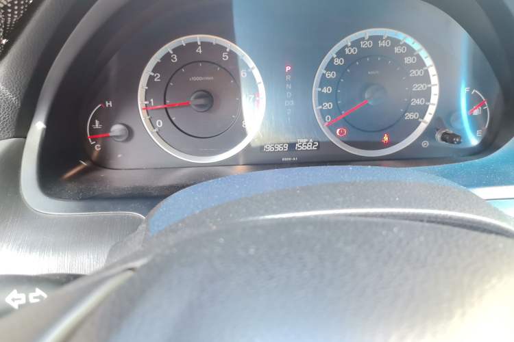 Used Honda Accord 2011 2.0L EX Odometer Close Up
