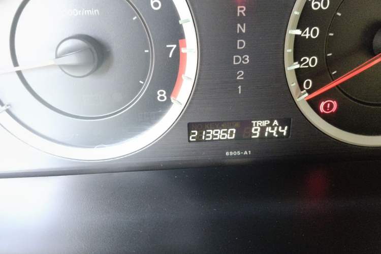 Used Honda Accord 2011 2.0L EX Odometer Close Up