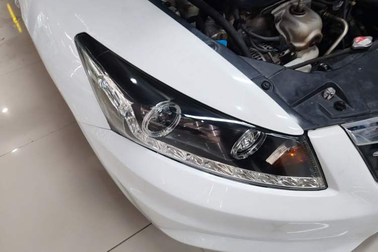 Used Honda Accord 2011 2.0L EX Right Front Headlight