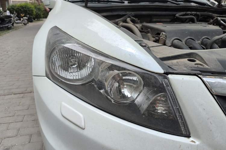 Used Honda Accord 2011 2.4L EX Right Front Headlight