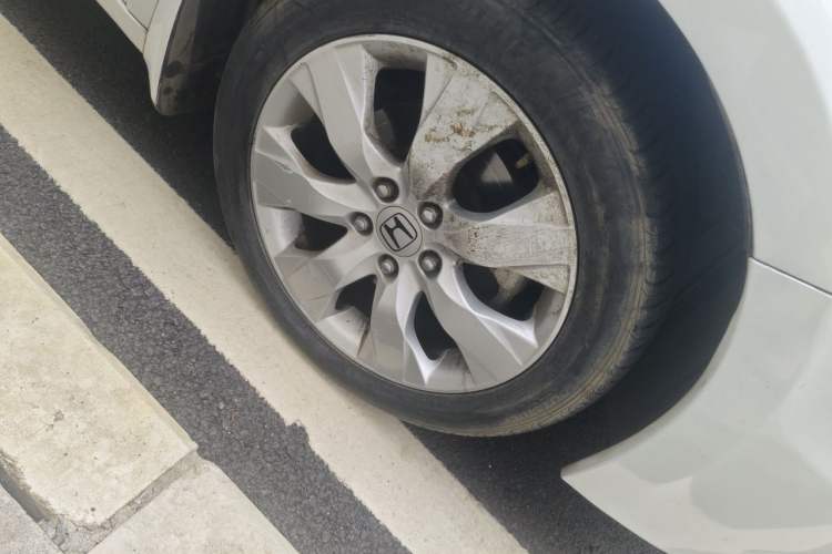 Used Honda Accord 2011 2.4L EX Right Front Wheel Hub