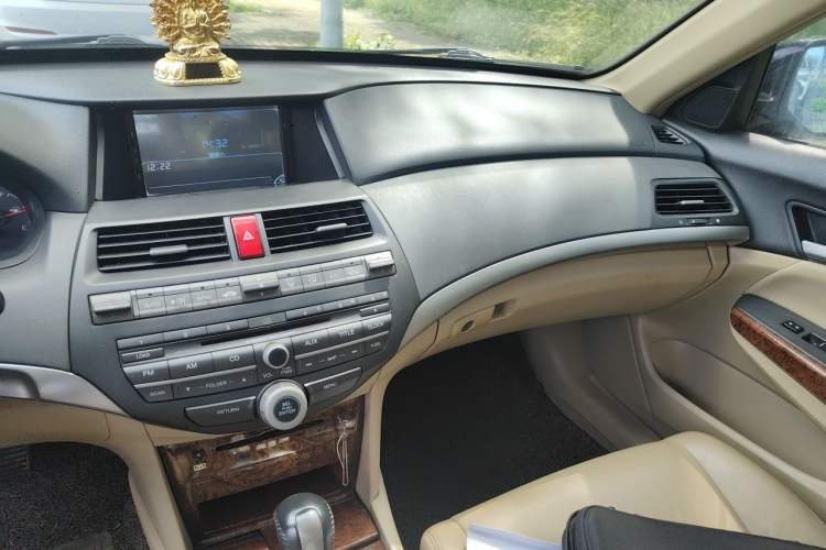 Used Honda Accord 2012 2.0L SE Audio And AC Panel