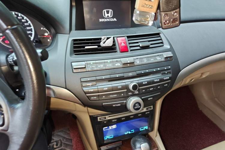 Used Honda Accord 2012 2.0L SE Audio And AC Panel
