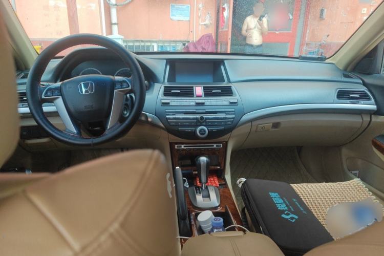 Used Honda Accord 2012 2.0L SE Center Console