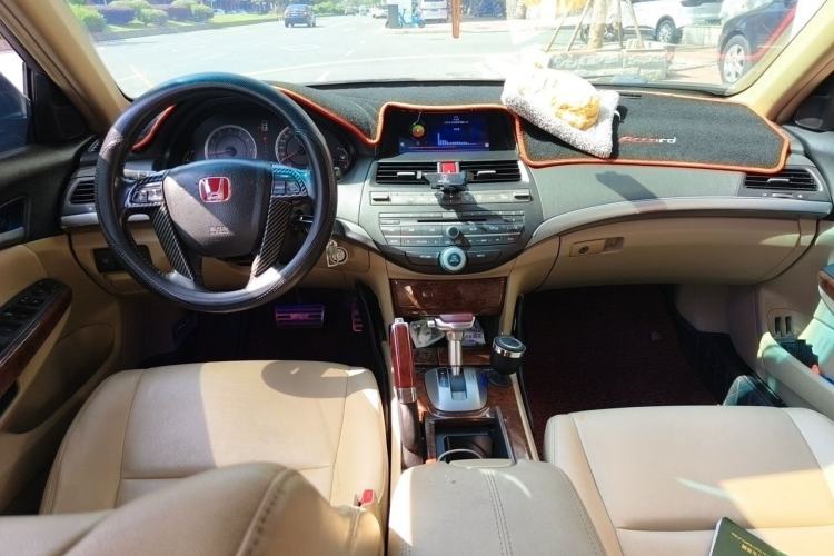 Used Honda Accord 2012 2.0L SE Center Console