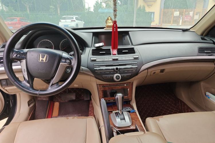 Used Honda Accord 2012 2.0L SE Center Console