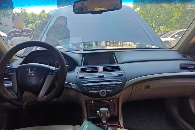 Used Honda Accord 2012 2.0L SE Center Console