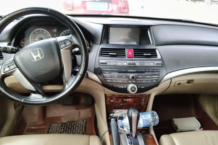 Used Honda Accord 2012 2.0L SE Center Console