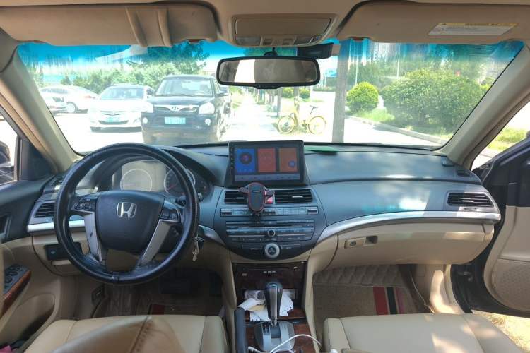 Used Honda Accord 2012 2.0L SE Center Console
