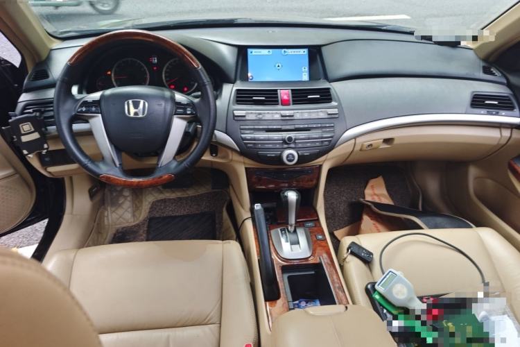 Used Honda Accord 2012 2.4L SE Center Console