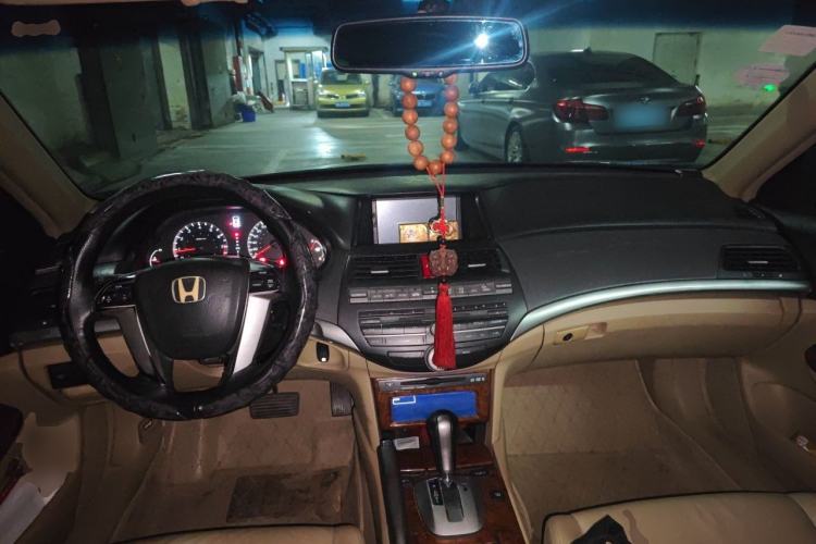 Used Honda Accord 2012 2.4L SE Center Console