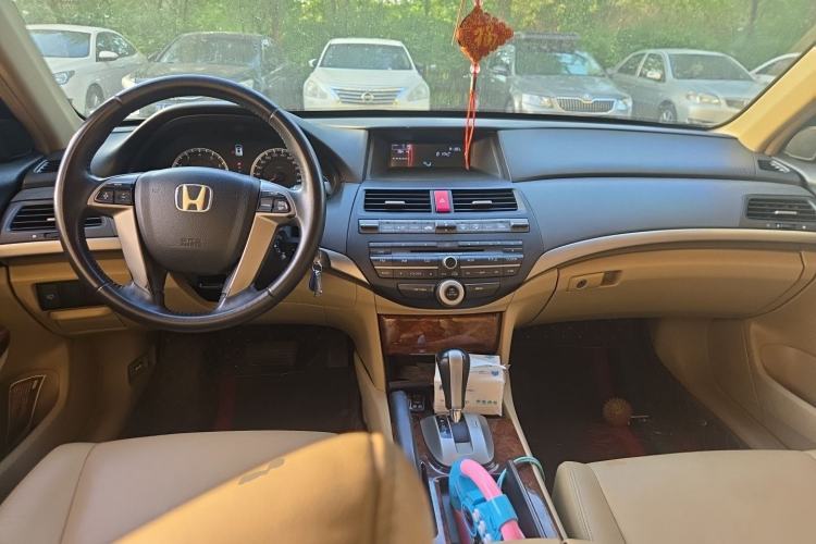 Used Honda Accord 2012 2.0L SE Center Console