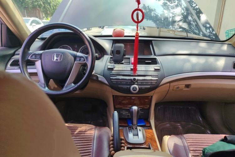 Used Honda Accord 2012 2.0L SE Center Console
