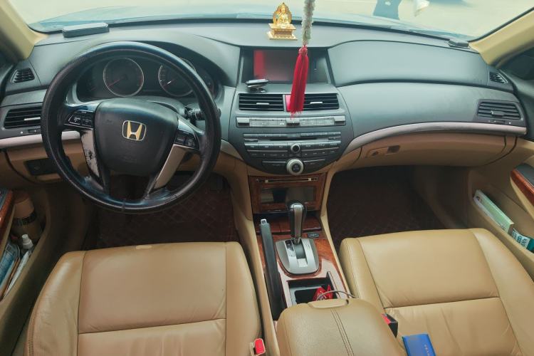 Used Honda Accord 2012 2.0L SE Center Console