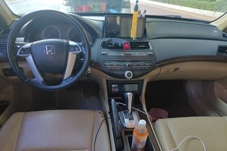 Used Honda Accord 2012 2.0L SE Center Console