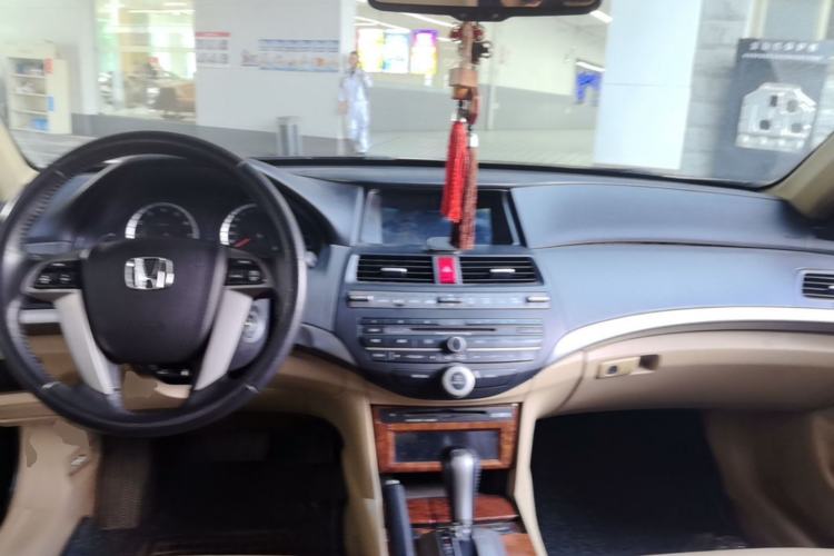 Used Honda Accord 2012 2.0L SE Center Console