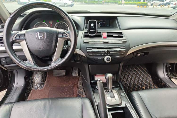 Used Honda Accord 2012 2.4L SE Center Console