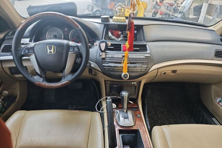 Used Honda Accord 2012 2.4L SE Center Console