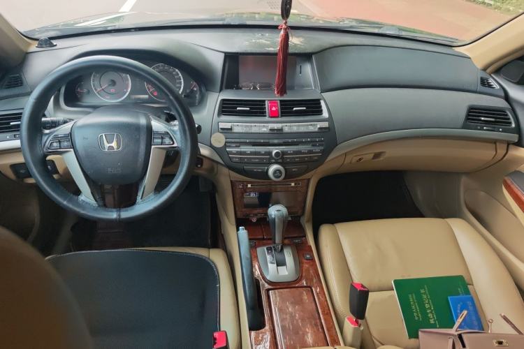 Used Honda Accord 2012 2.4L SE Center Console