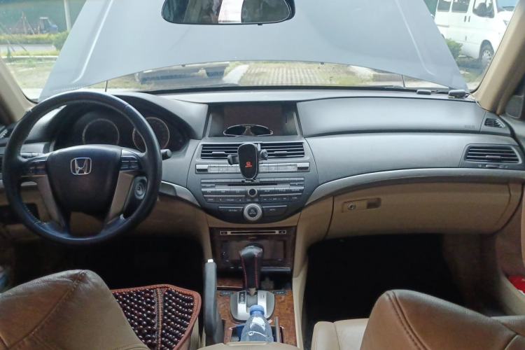 Used Honda Accord 2012 2.0L SE Center Console