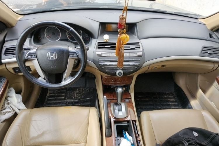 Used Honda Accord 2012 2.0L SE Center Console