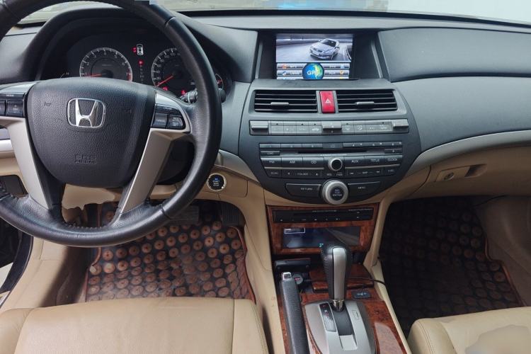 Used Honda Accord 2012 2.0L SE Center Console