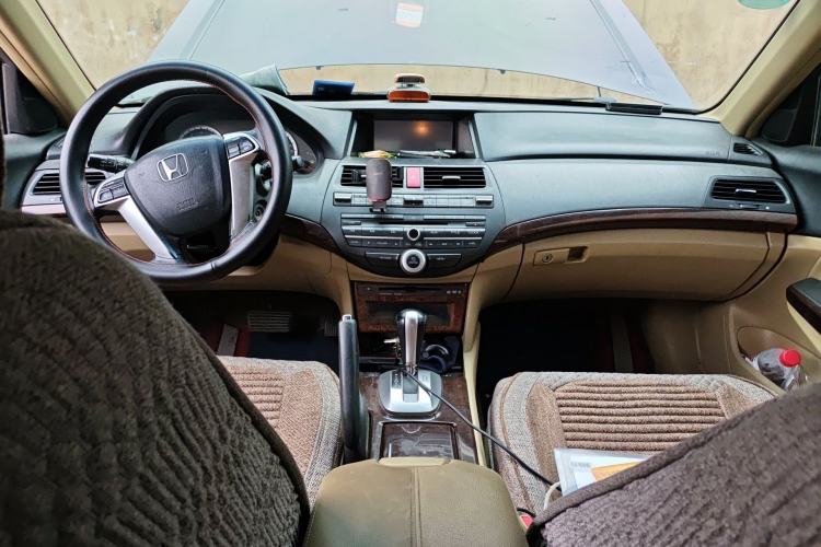 Used Honda Accord 2012 2.0L SE Center Console