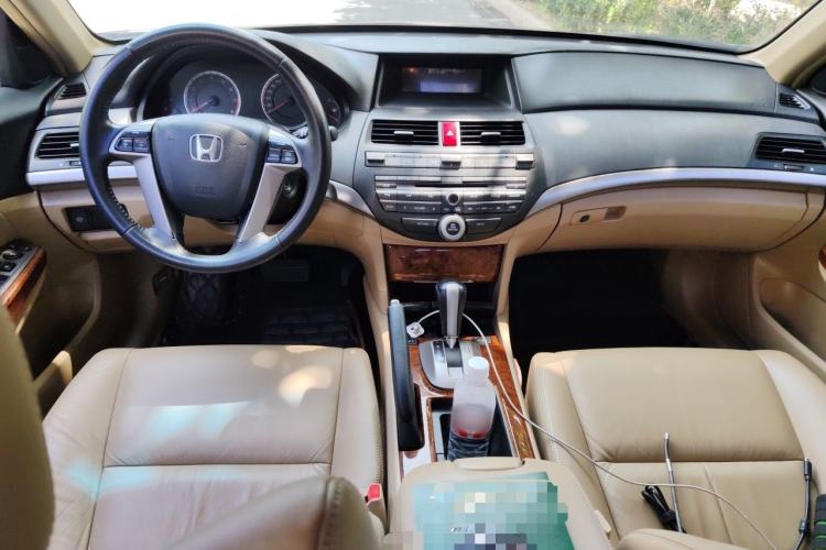 Used Honda Accord 2012 2.0L SE Center Console