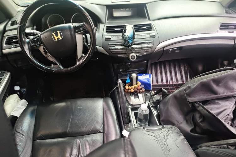 Used Honda Accord 2012 2.4L SE Center Console