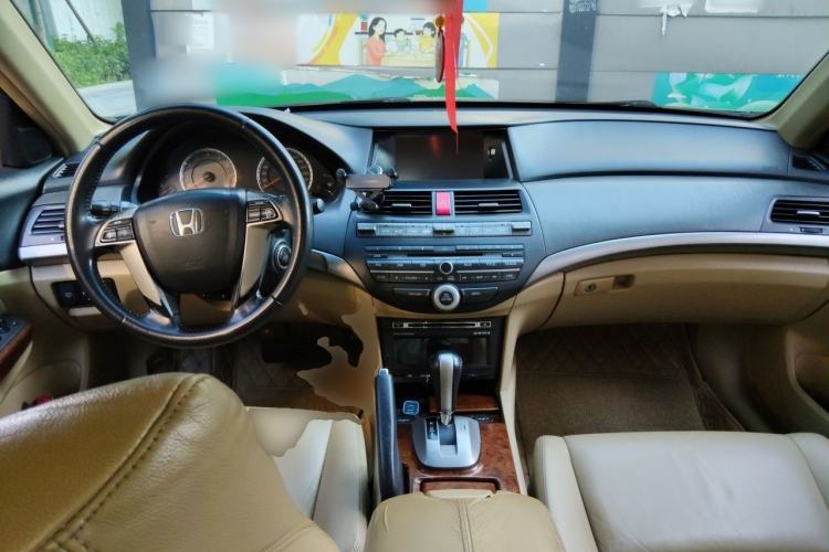 Used Honda Accord 2012 2.0L SE Center Console
