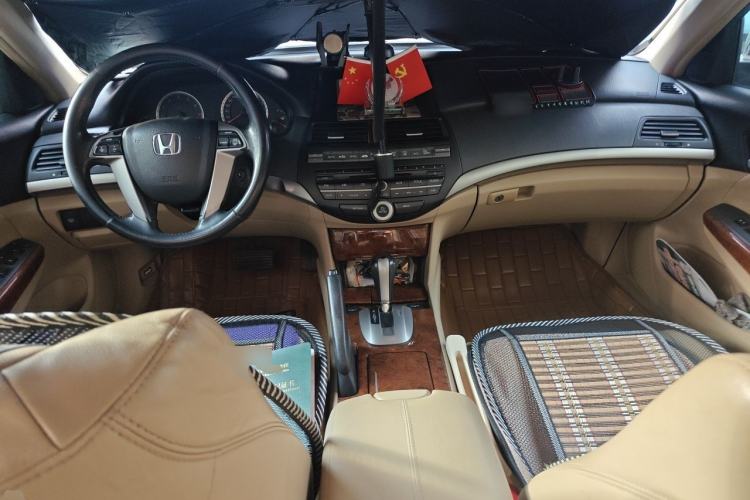 Used Honda Accord 2012 2.0L SE Center Console