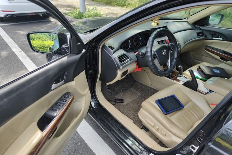 Used Honda Accord 2012 2.0L SE Driver Seat