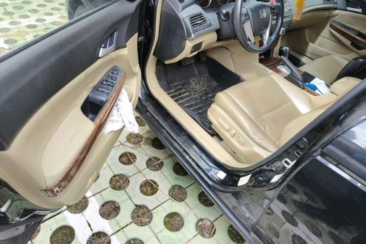 Used Honda Accord 2012 2.0L SE Driver Seat