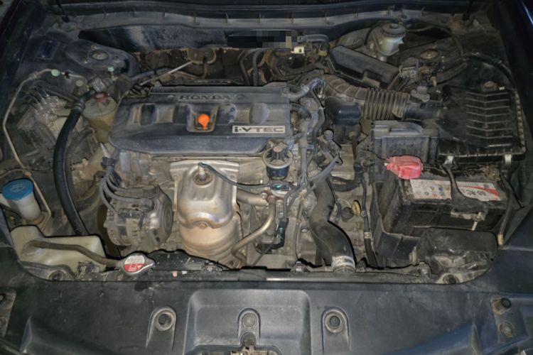 Used Honda Accord 2012 2.0L SE Engine Bay