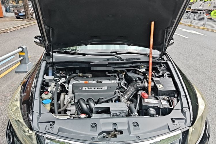 Used Honda Accord 2012 2.4L SE Engine Bay