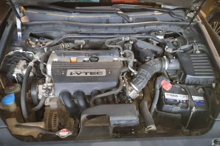 Used Honda Accord 2012 2.4L SE Engine Bay