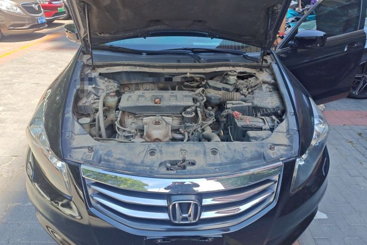 Used Honda Accord 2012 2.0L SE Engine Bay