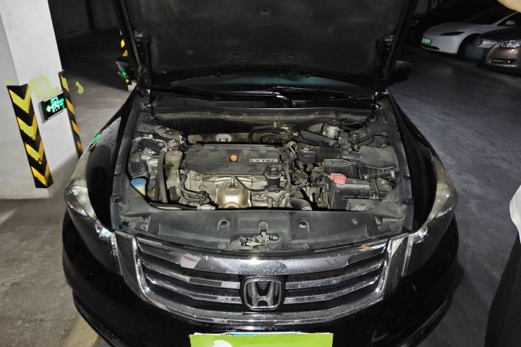 Used Honda Accord 2012 2.0L SE Engine Bay