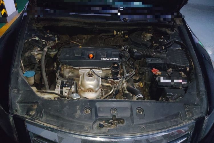 Used Honda Accord 2012 2.0L SE Engine Bay