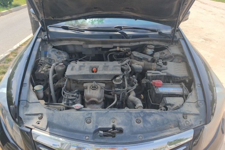 Used Honda Accord 2012 2.0L SE Engine Bay
